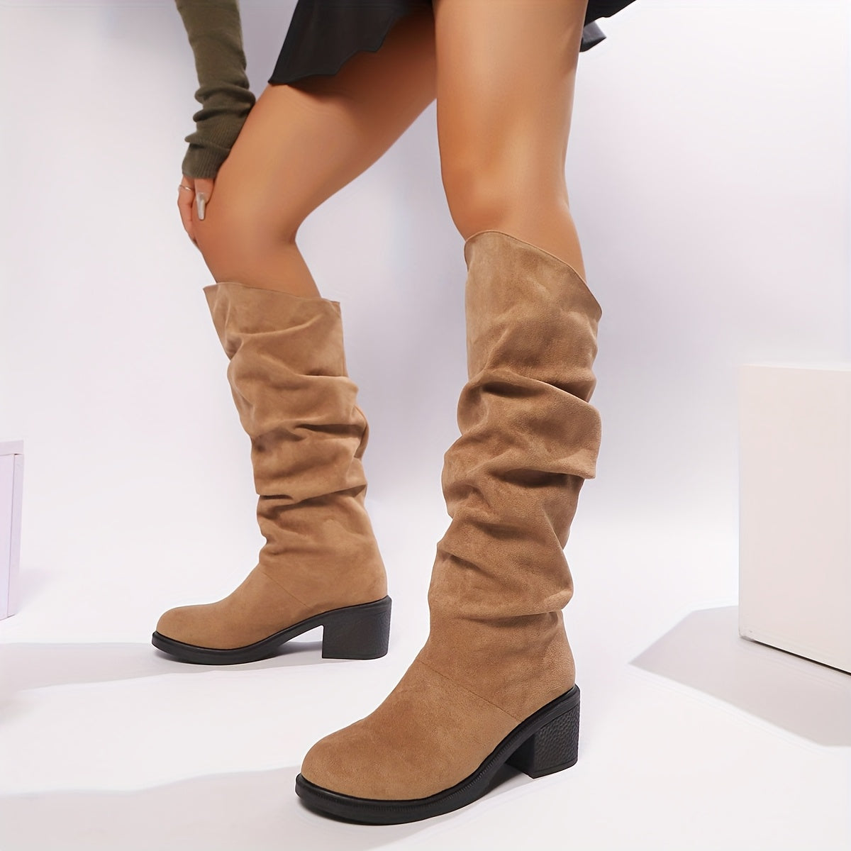 Women’s Knee-High Chunky Platform Boots with Cushioned Heel and Round Toe