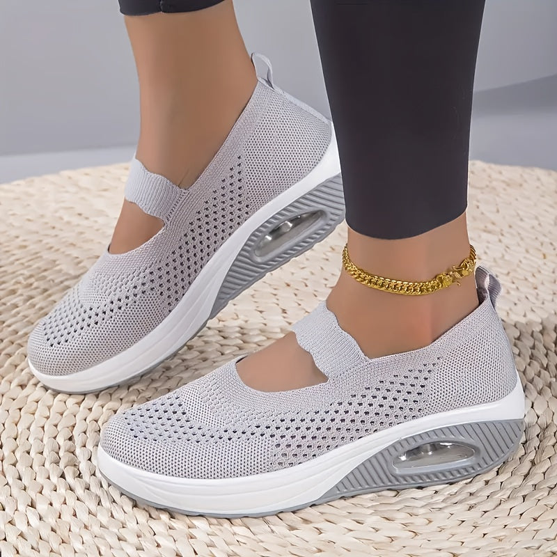 Ayollar uchun tarmoqli slip-on sport poyabzali, yozgi kundalik oq va qora oyoq kiyimlari