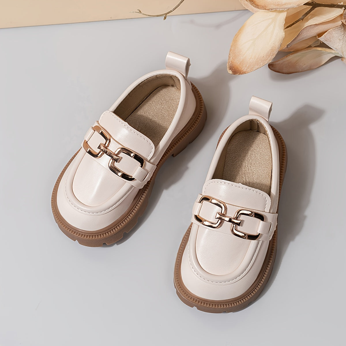 Qizlar uchun vintage uslubidagi sun'iy charm loaferlar, kauchuk taglik, dumaloq barmoq va sirpanishga qarshi xususiyatlar bilan, 14 yoshgacha bo'lgan bolalar va kichik bolalar uchun mos.