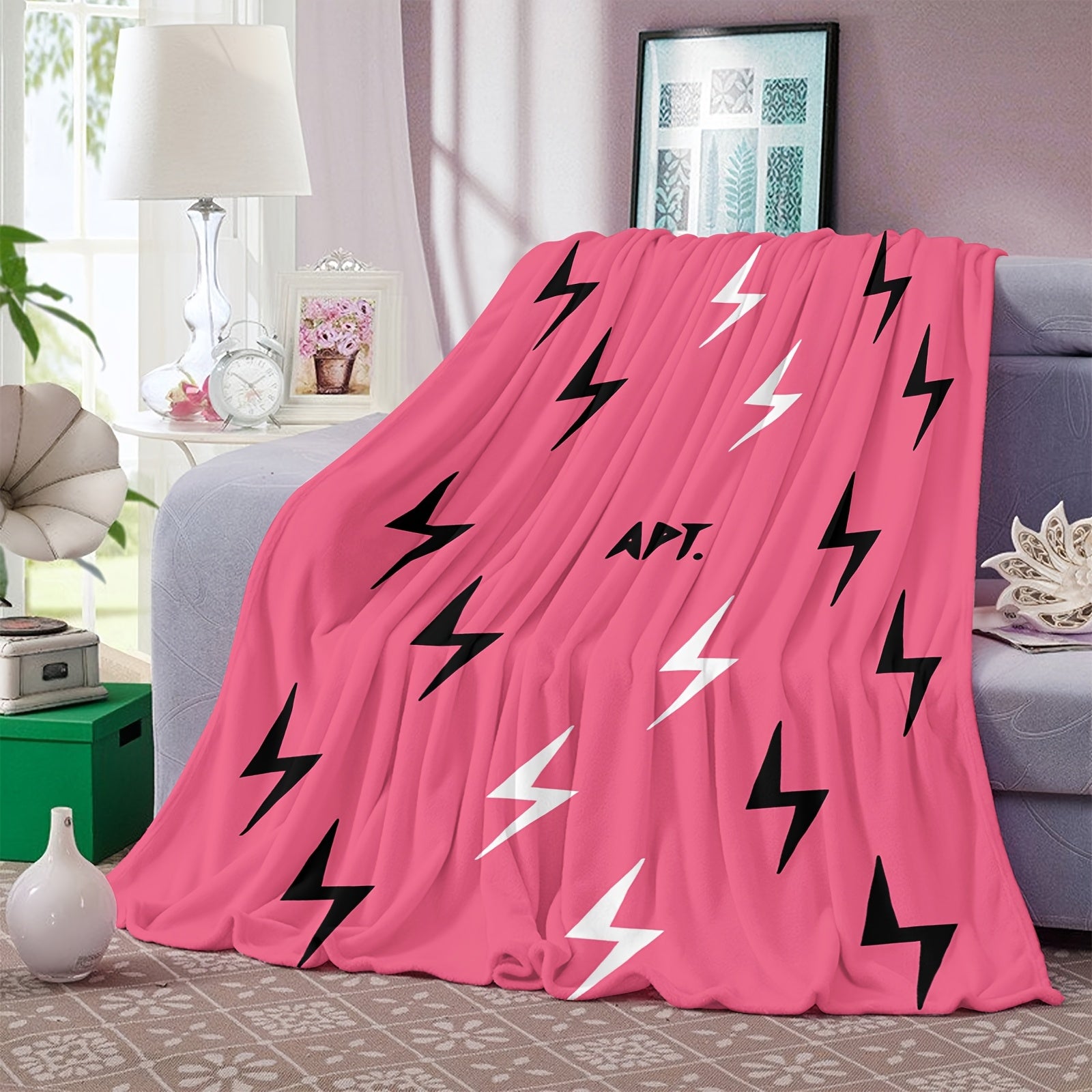Reversible Flannel Fleece Throw Blanket Music Theme Black Lightning Pattern Ultra Soft Cozy All-Season Home Travel 200-250g Polyester
