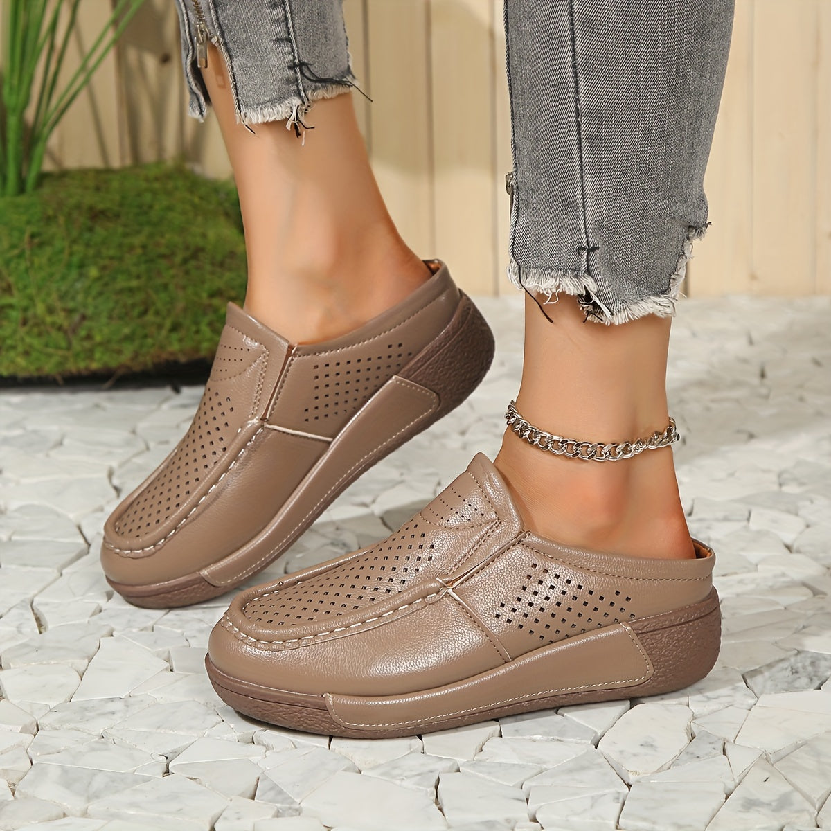 Women's Flat Mules Solid Color Casual Hollow Out Platform Shoes