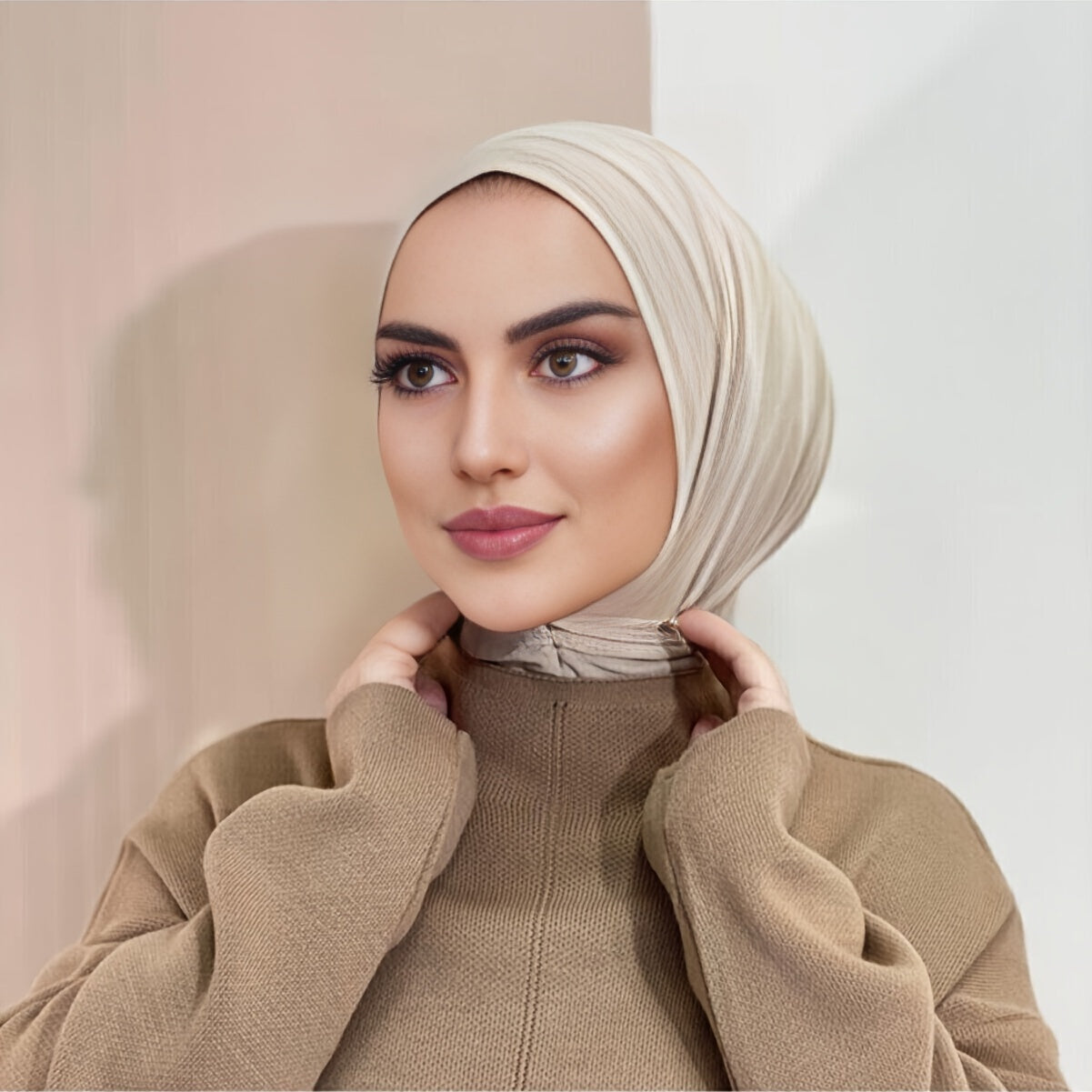 Ayollar uchun polyester sport hijabi, tugma bilan bosilgan chin qopqog'i va to'liq boshqovak, bir xil rangda