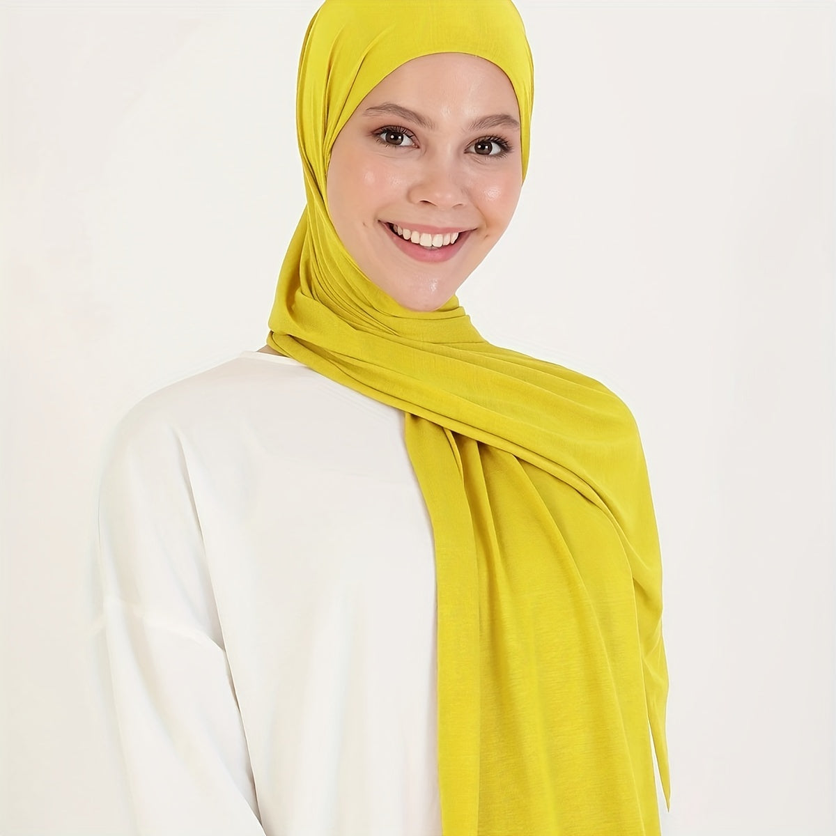 Ayollar uchun yuqori sifatli bir rangli polyester sharf, barcha fasllar va tadbirlar uchun mos, Ramazon uchun qulay.