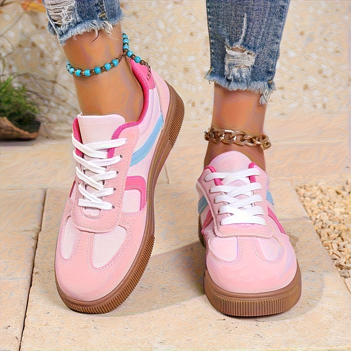 Ayollar uchun nafas oluvchi pastki sport poyabzali, shokni yutuvchi rezina taglik va pushti/ko'k aksentlar bilan