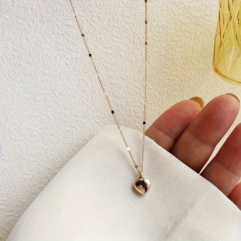 Women's Heart-Shaped Pendant Necklace Silver Elegant Gift Jewelry