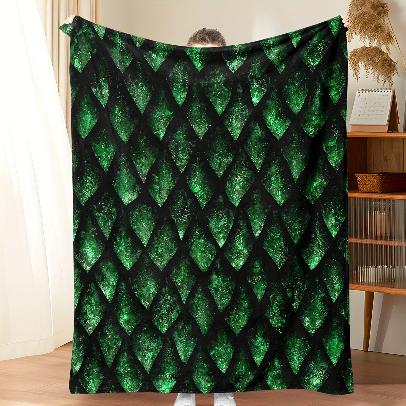 Green Dragon Print Flannel Throw Blanket Soft Cozy Versatile for Couch Bed Camping
