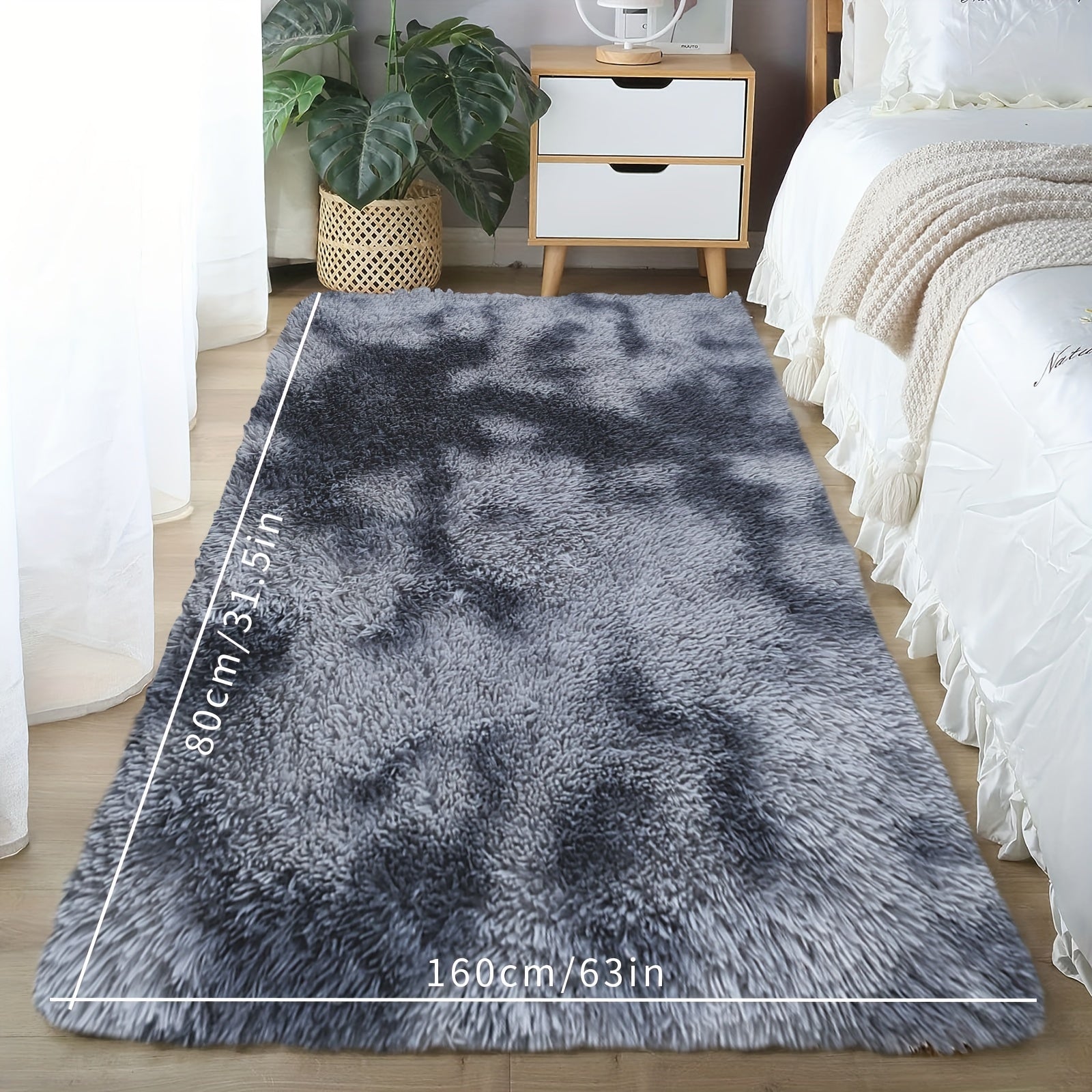 Plush Long-Hair Carpet for Bedroom or Living Room, Soft and Thick