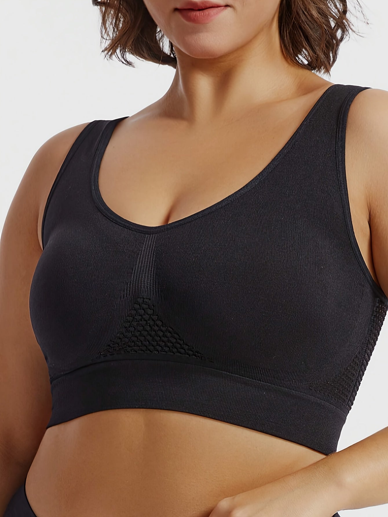 Women’s Plus Size Seamless Sports Bras 6-Pack V-Neck Removable Pads