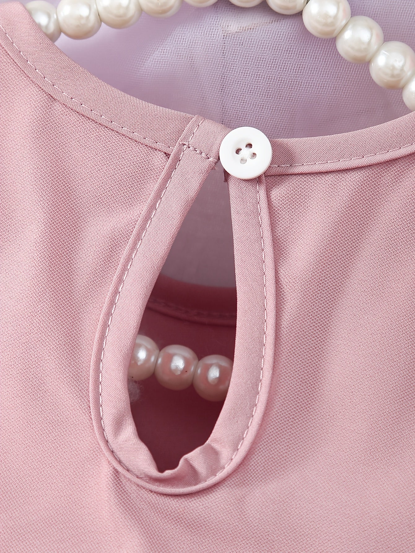 Bola uchun pushti tull kiyim, oq kamon aksentlari bilan, yelkasiz, krujka bo'yin, asimmetrik qirra, 100% polyester, bahor/kovak uchun tasodifiy midi kiyim.