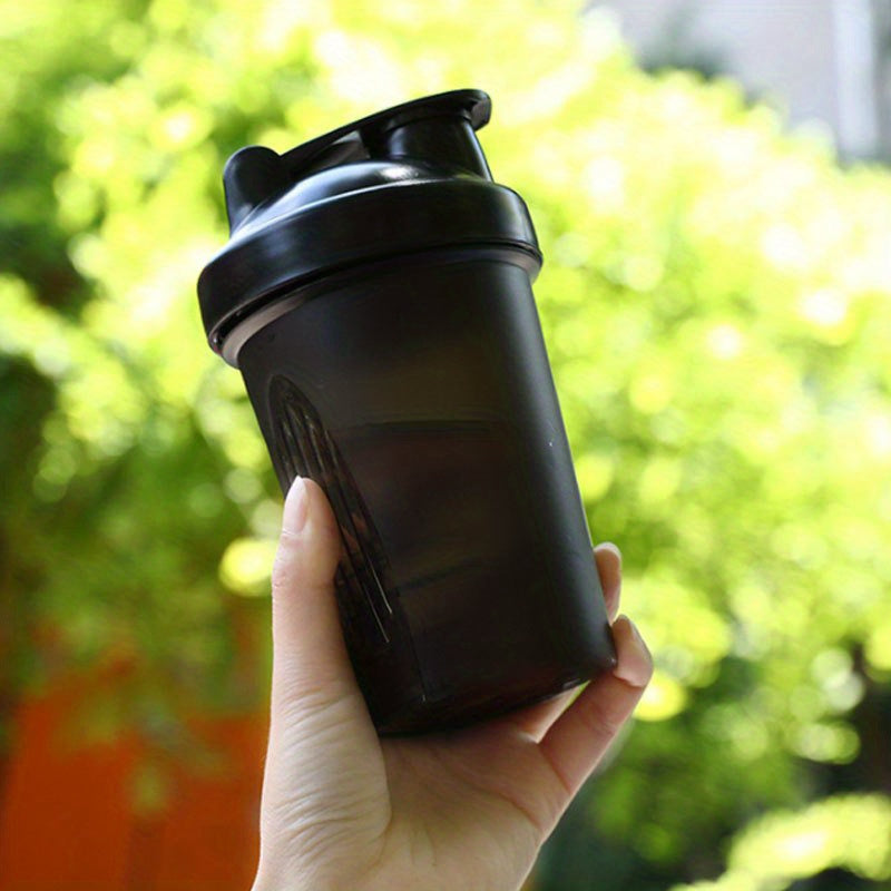 BPAsiz zanglamaydigan po'latdan yasalgan protein shaker shisha, suv o'tkazmaydigan yopqich bilan, sport zalida va sayohat uchun