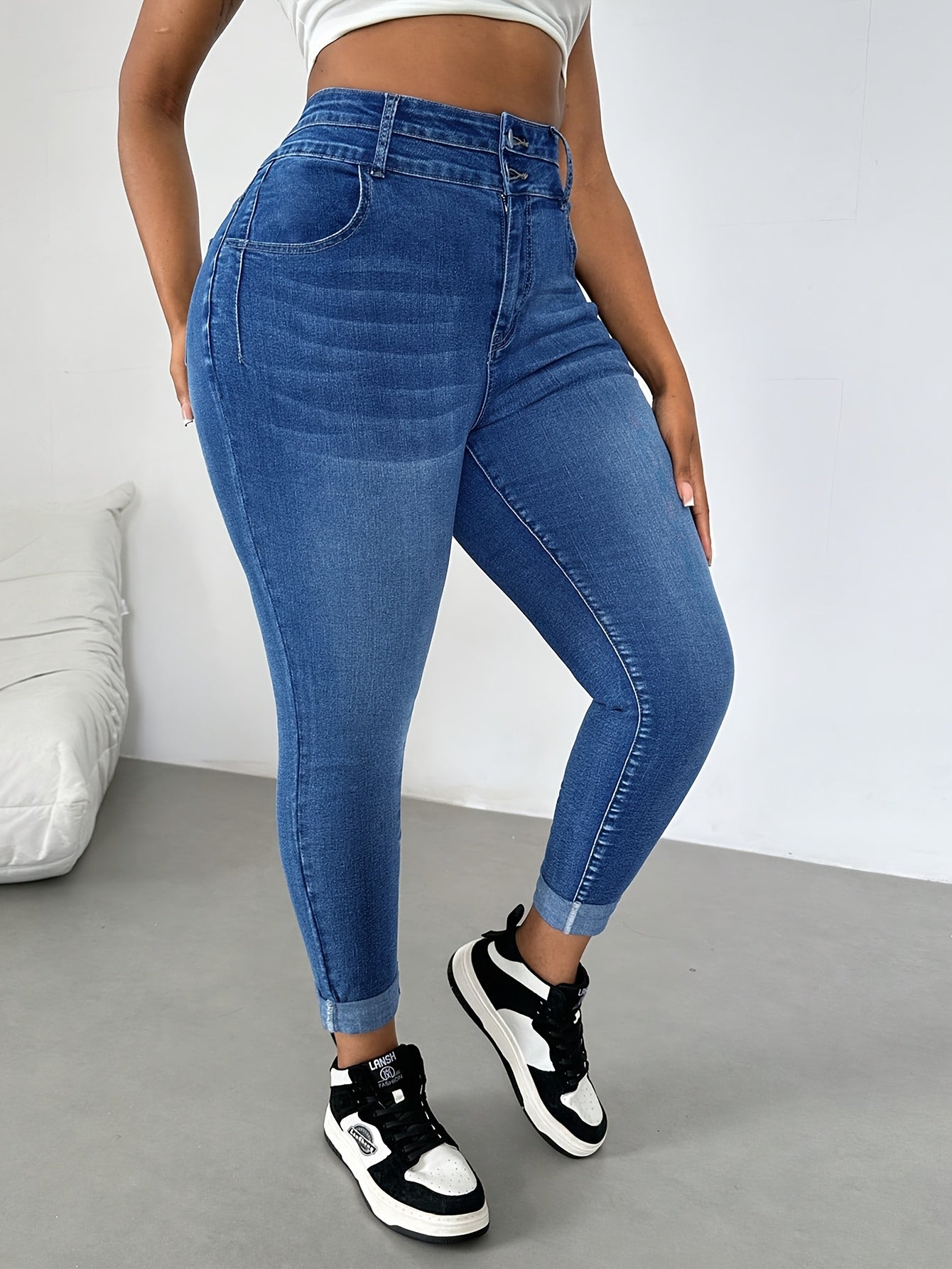 Women's Plus Size High-Waisted Blue Skinny Jeans with Stretchy Fabric