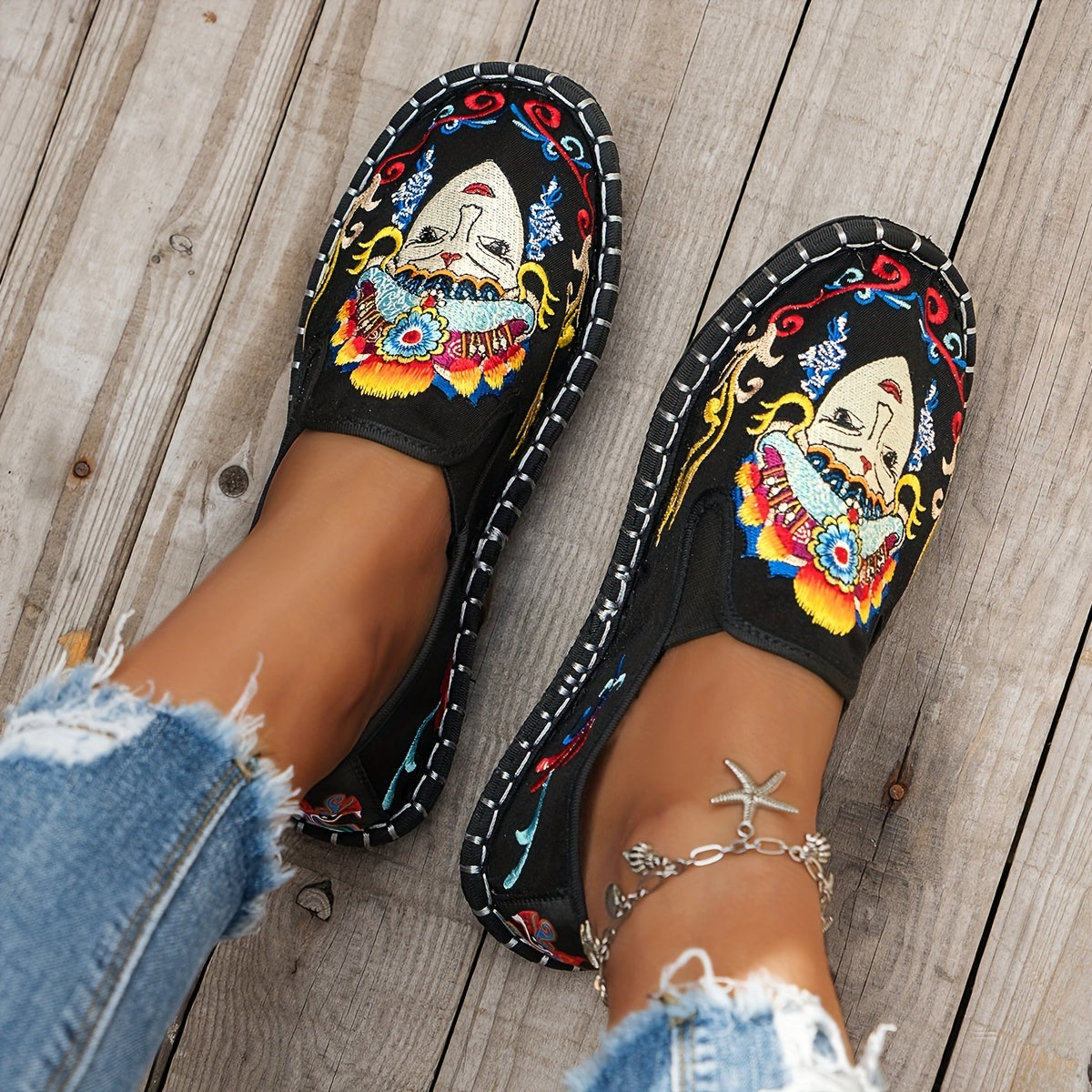 Women's Embroidered Canvas Flats Lightweight Soft Sole Walking Shoes