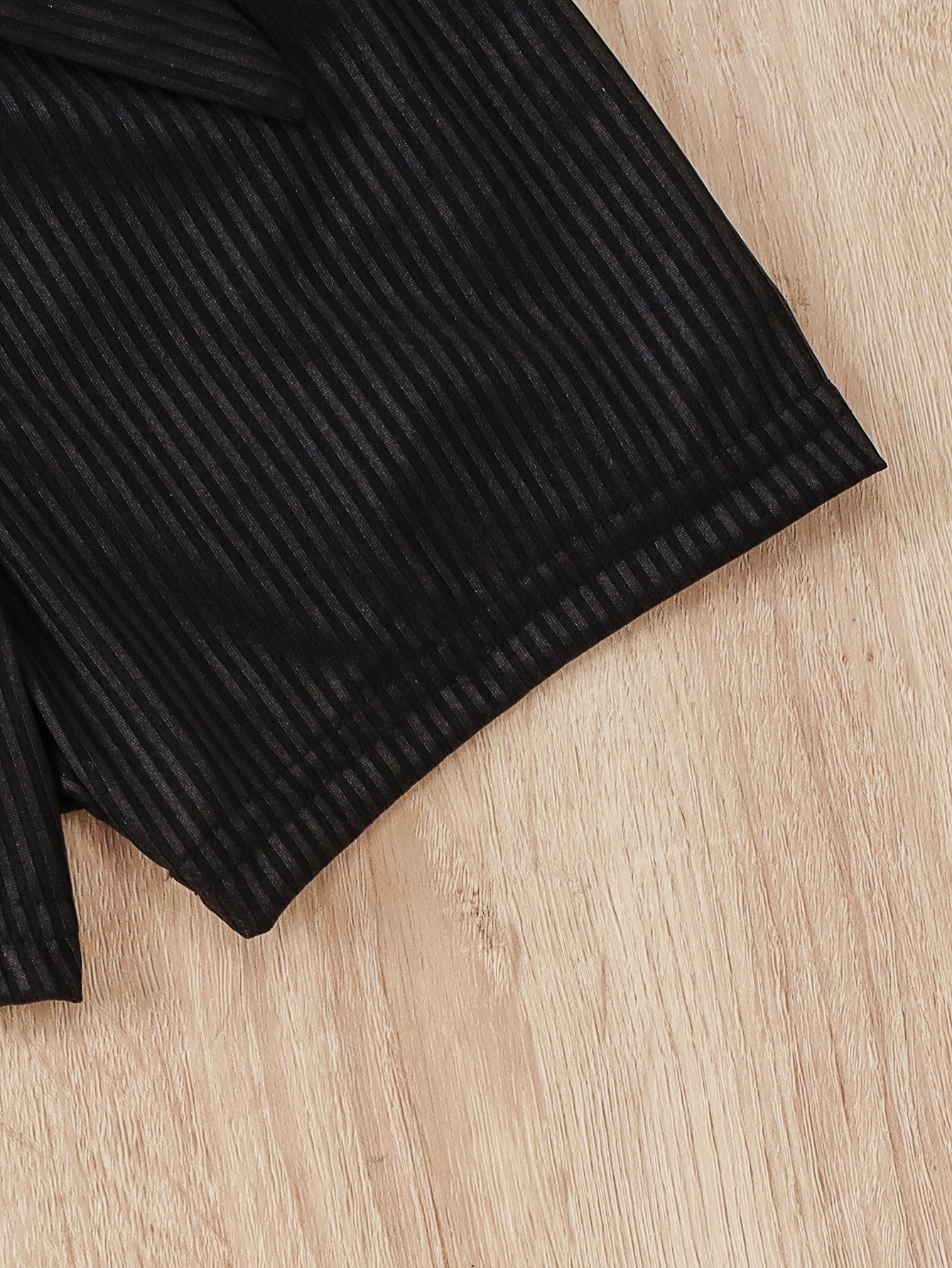 Шикарный короткий комбинезон с пузырьковыми рукавами и поясом для весны/лета