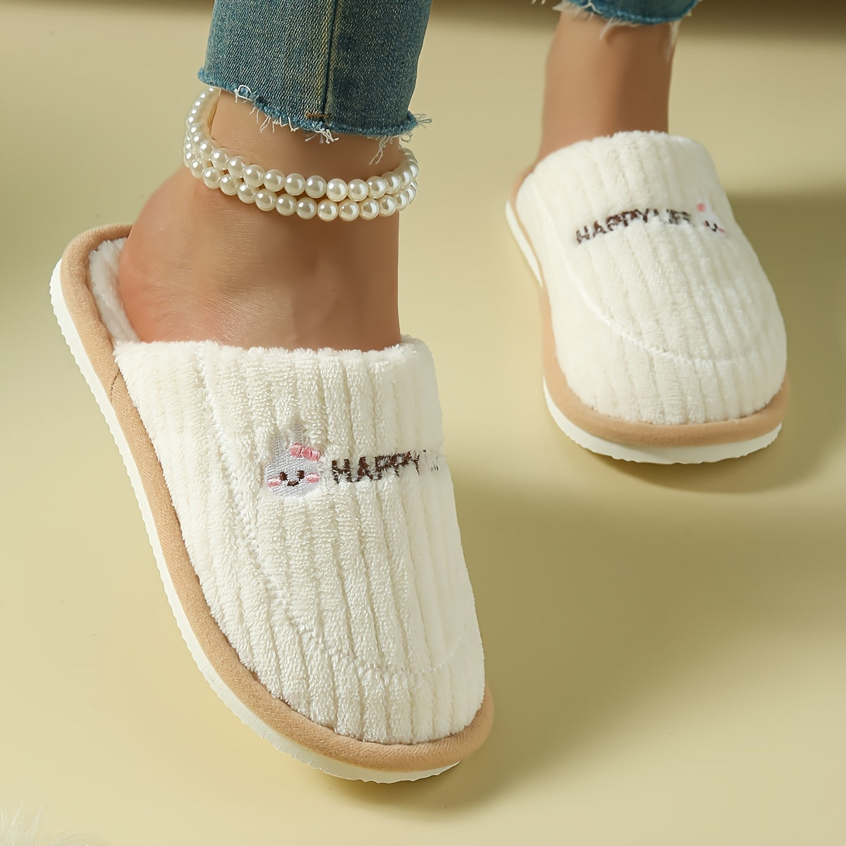 Женские домашние тапочки на slip-on с плюшевой подкладкой и мультяшным дизайном, бежево-розовые