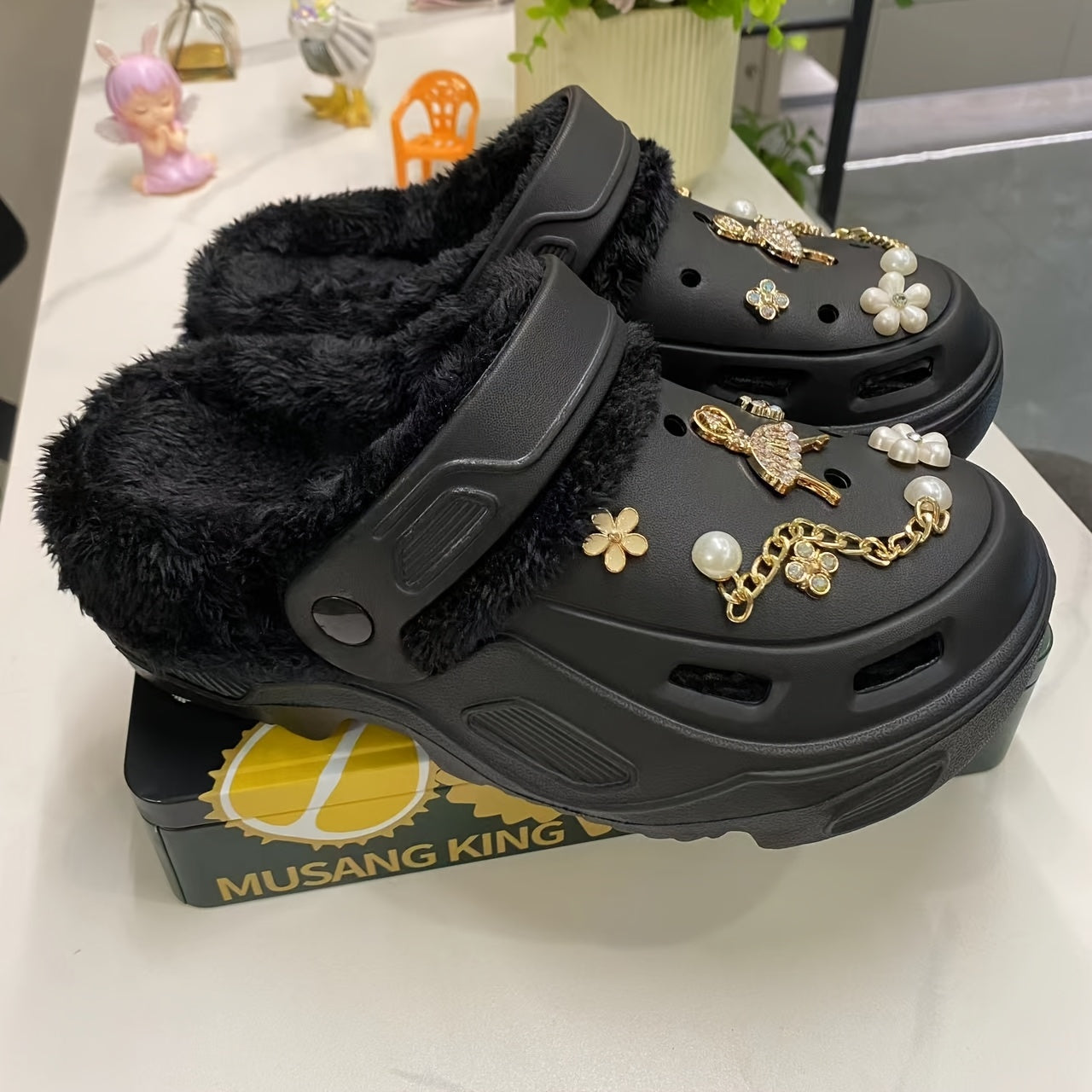 Unisex EVA Clogs With Plush Lining Thick Sole Indoor Outdoor Shoes