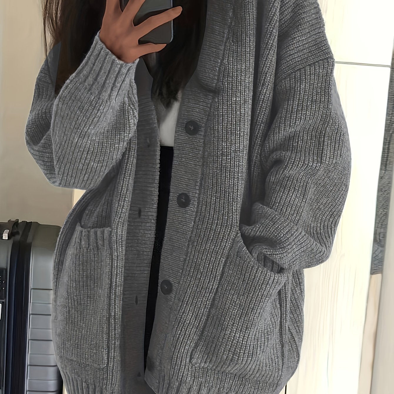 Ayollar uchun tasodifiy V-yuvalangan sviter, kuz va qish uchun mukammal.