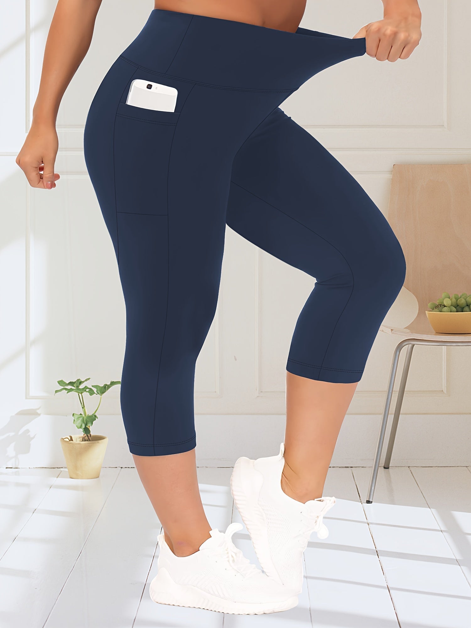 Plus Size High-Waisted Capri Pants Yoga Leggings with Pockets Summer Black
