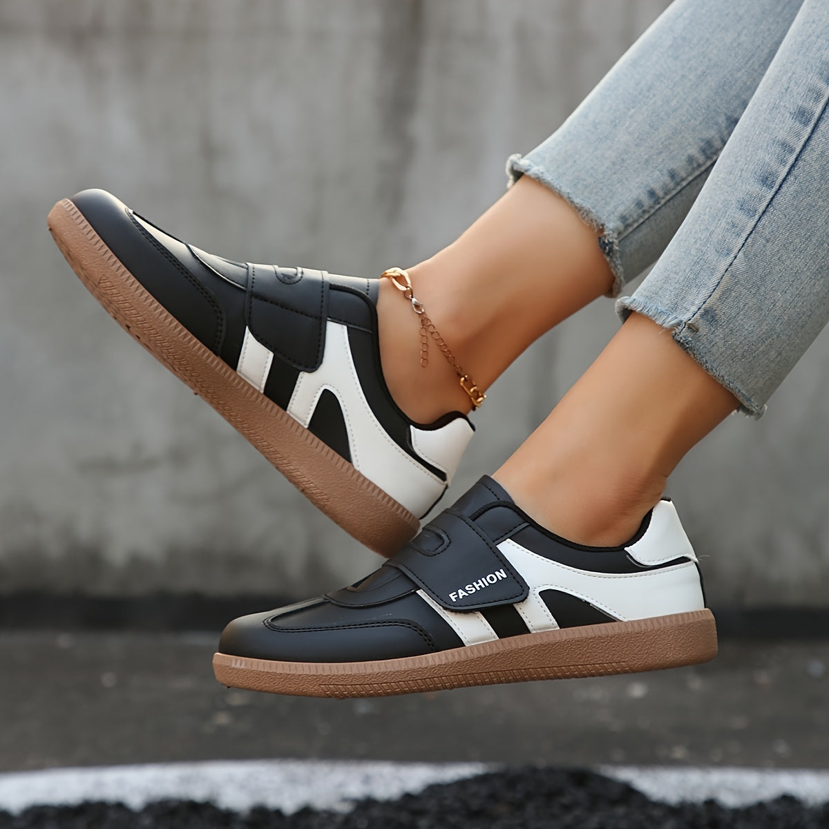 Women's Casual Flat Sneakers Colorblock Black White Spring Autumn Pair