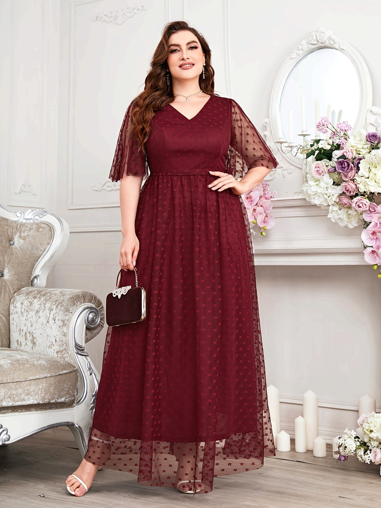 Plus Size Women's Elegant Lace Maxi Dress with Contrast Details