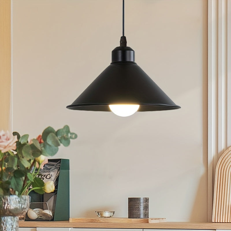 Zamonaviy pendel chiroqlar juftligi, E27 lampochka bazasi bilan, ovqat xonasi, bar, oshxona va kirish joyi uchun. Yarim tekis o'rnatish, qattiq simli, o'zgaruvchan kuchlanish 110V-240V. Lampochkalar kiritilmagan.