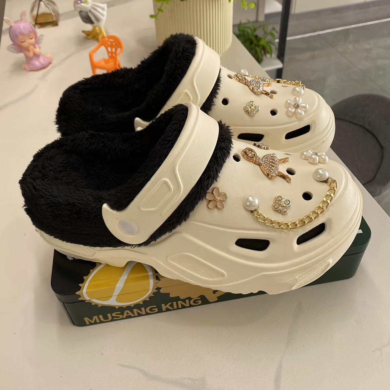 Unisex EVA Clogs With Plush Lining Thick Sole Indoor Outdoor Shoes