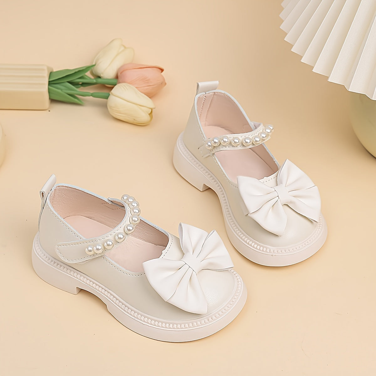 2024 yil kuz yangi qizlar poyabzallari: xorijiy savdo kamonli malika poyabzallari, chaqaloq slip-on loafers, tasodifiy poyabzallar.