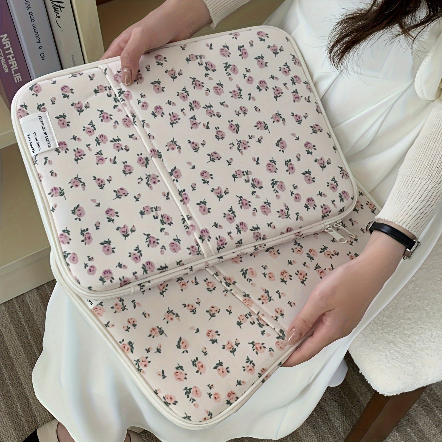 Pink Floral Laptop Sleeve for 25.4-35.56 cm Tablets and Laptops Polyester Kawaii Design