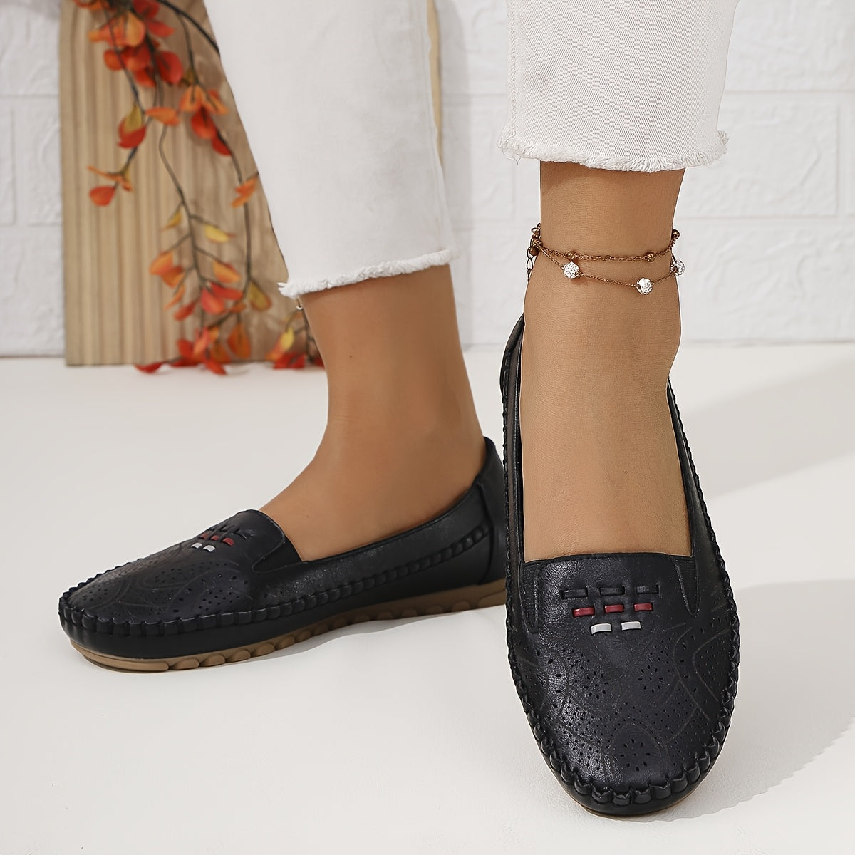 Ayollar uchun tekis poyabzal, bir rangli, kundalik, lazer bilan kiyiladigan, katta o'lcham