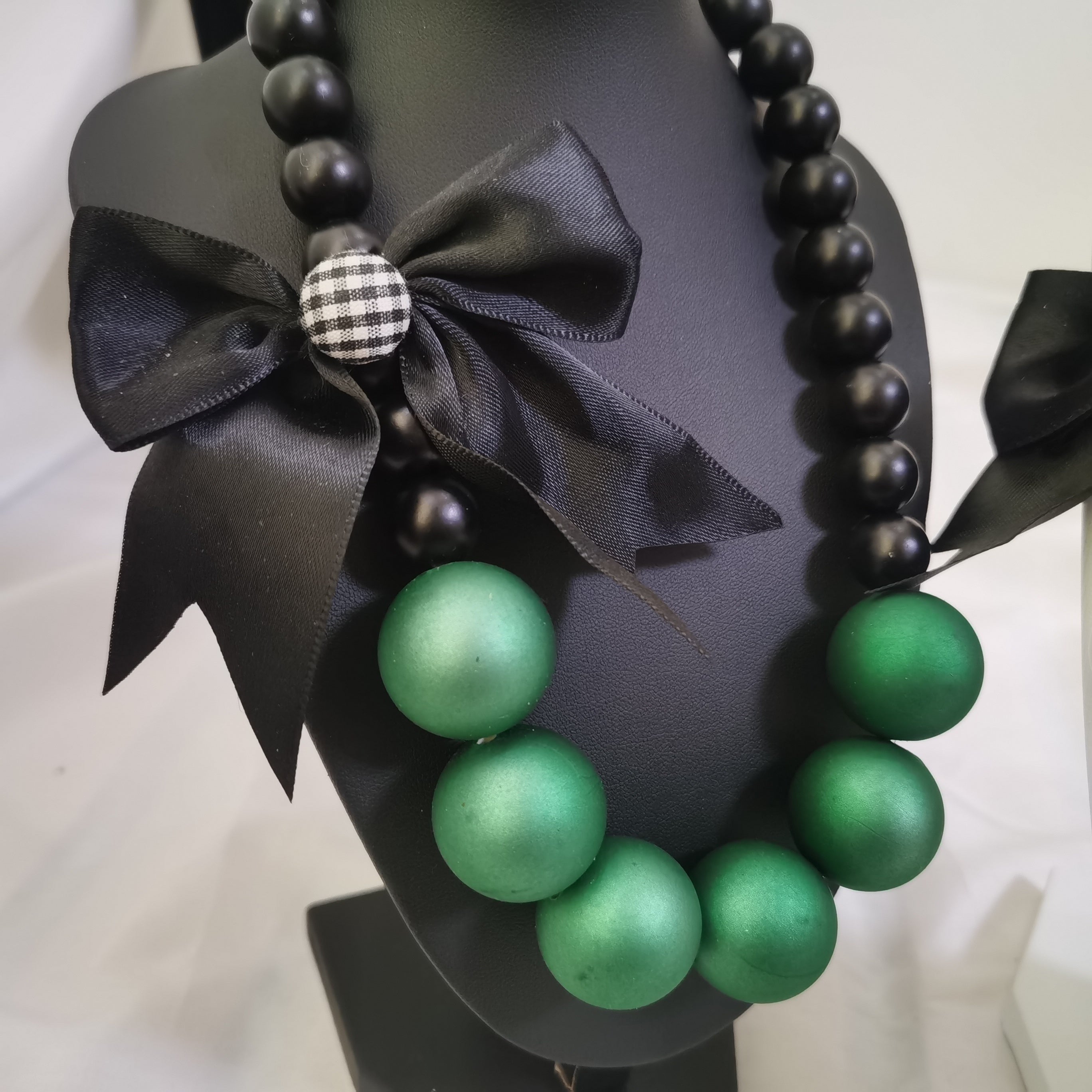 Women’s Boho-Chic Bowknot Short Necklace for Winter Sweaters