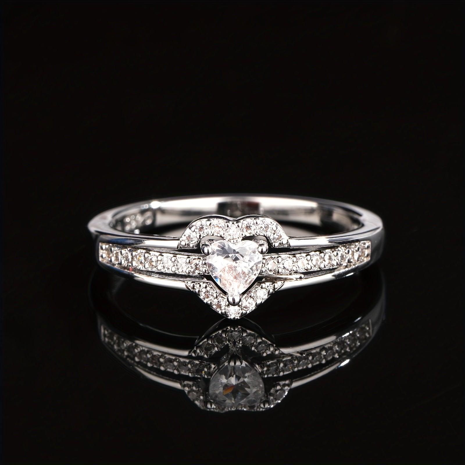 S925 sterling kumushdan yasalgan, porloq sintetik zirkoniya bilan bezatilgan, har kuni kiyish yoki sovg'a berish uchun mukammal, dekabr tug'ilgan toshi, Sevgililar kuniga ideal, ayollar uchun moda bayonoti, ajoyib bayram sovg'asi, chiroyli rasmda keladi.