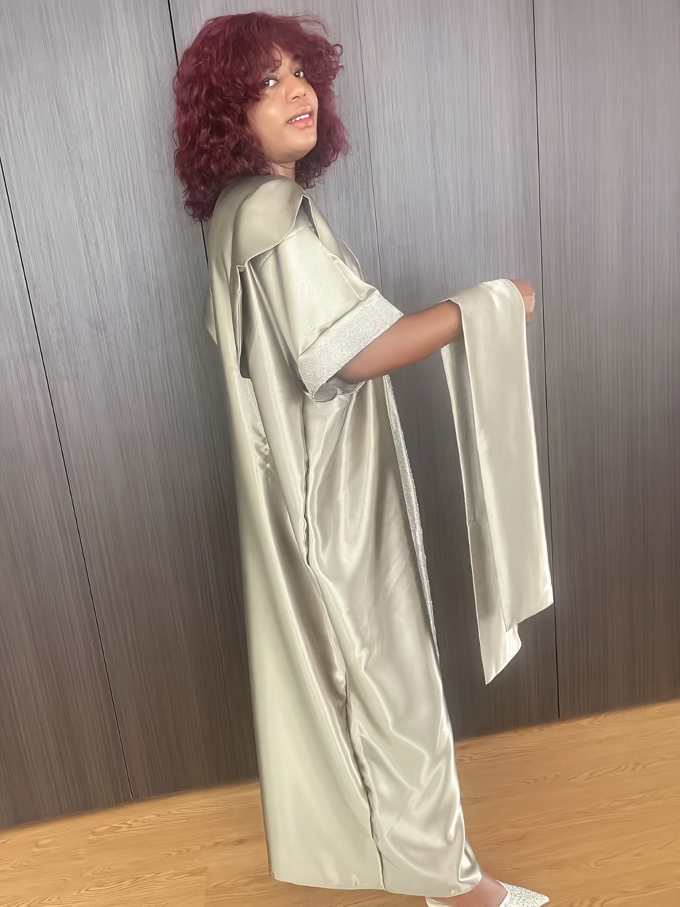 Plus Size Long Dress with Rhinestone Embellishments V-Neck Short Sleeve Women’s Robe