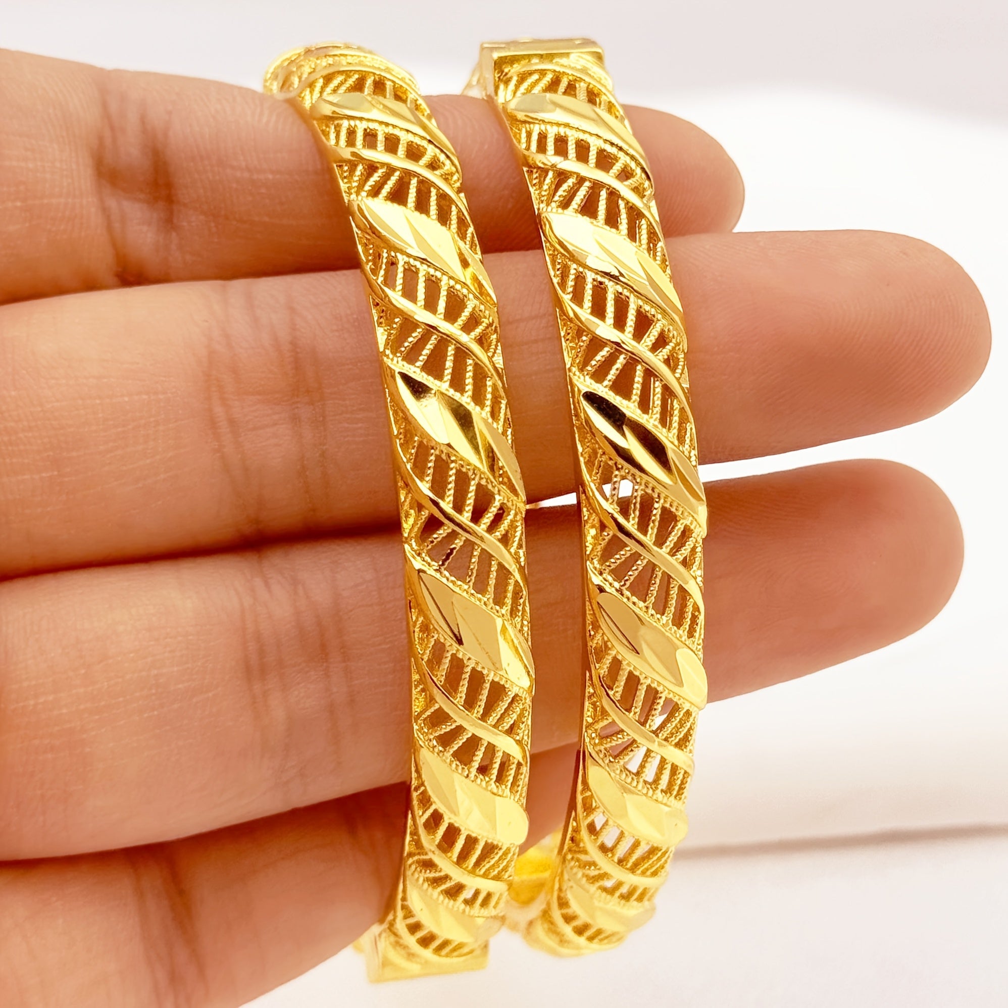 Vintage Boho Gold Plated Copper Bangle with Hollow Backless Design for Women