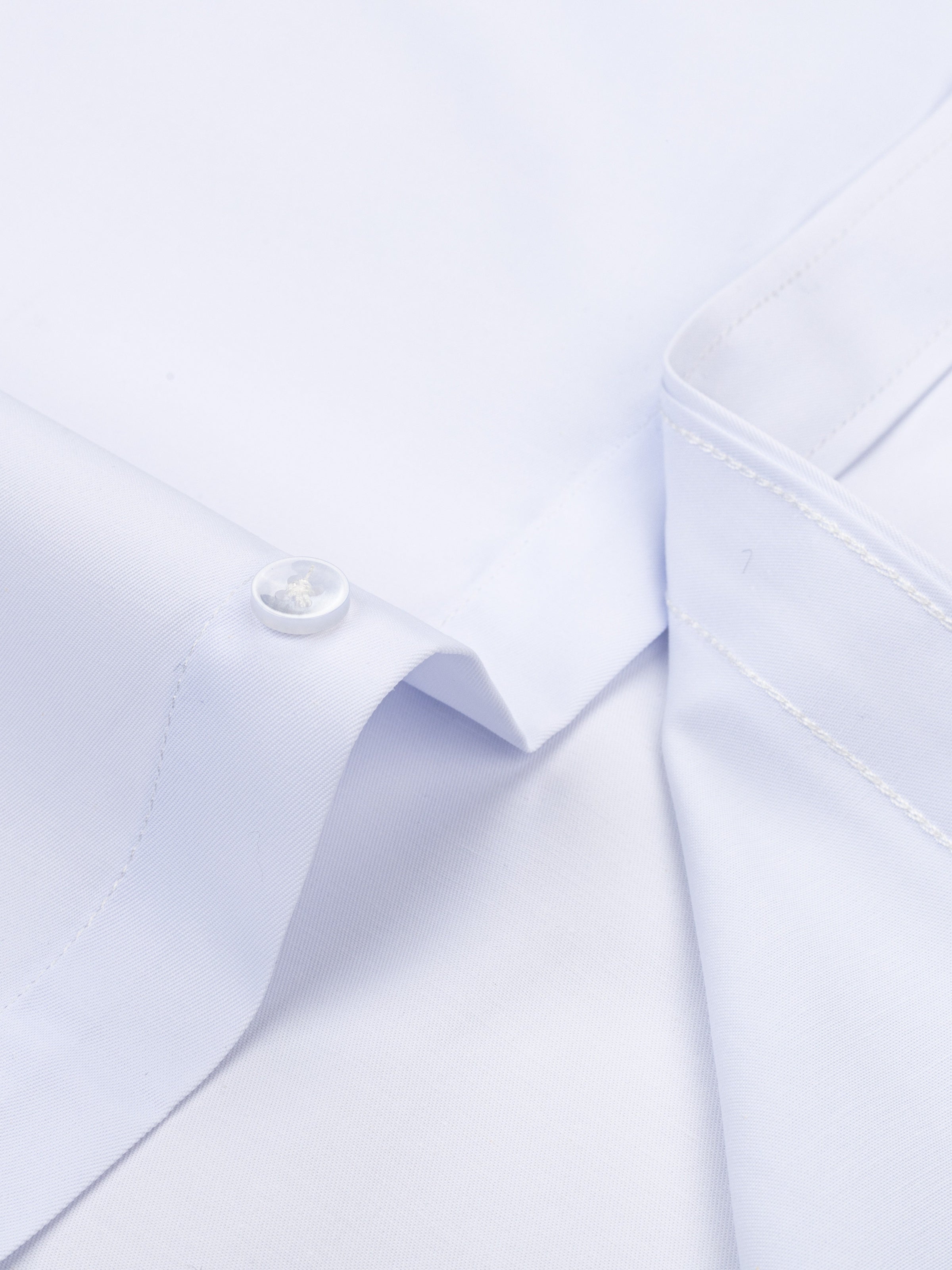 Camisa de vestir de estilo empresarial ligero para hombre, poliéster spandex de color sólido, con solapa y ajuste regular