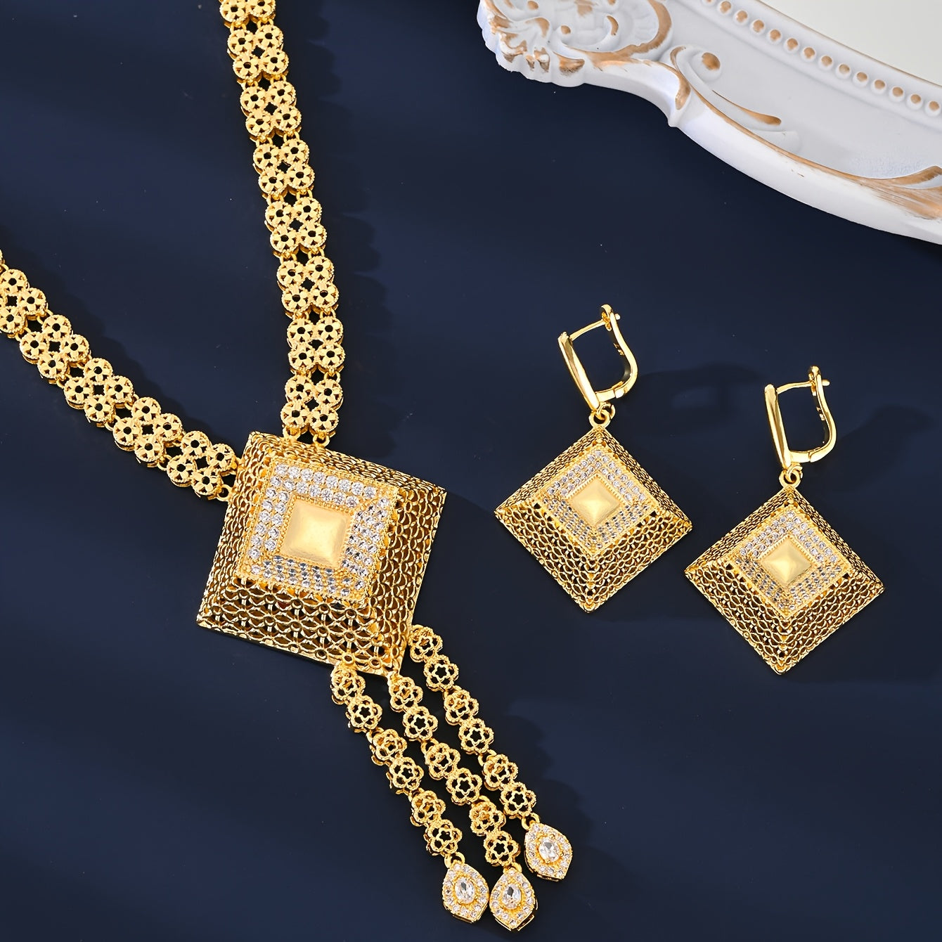 Vintage Arabian Style Jewelry Set with 18K Gold Plating Synthetic Zirconia Copper Includes Ring Earrings Necklace Bracelet