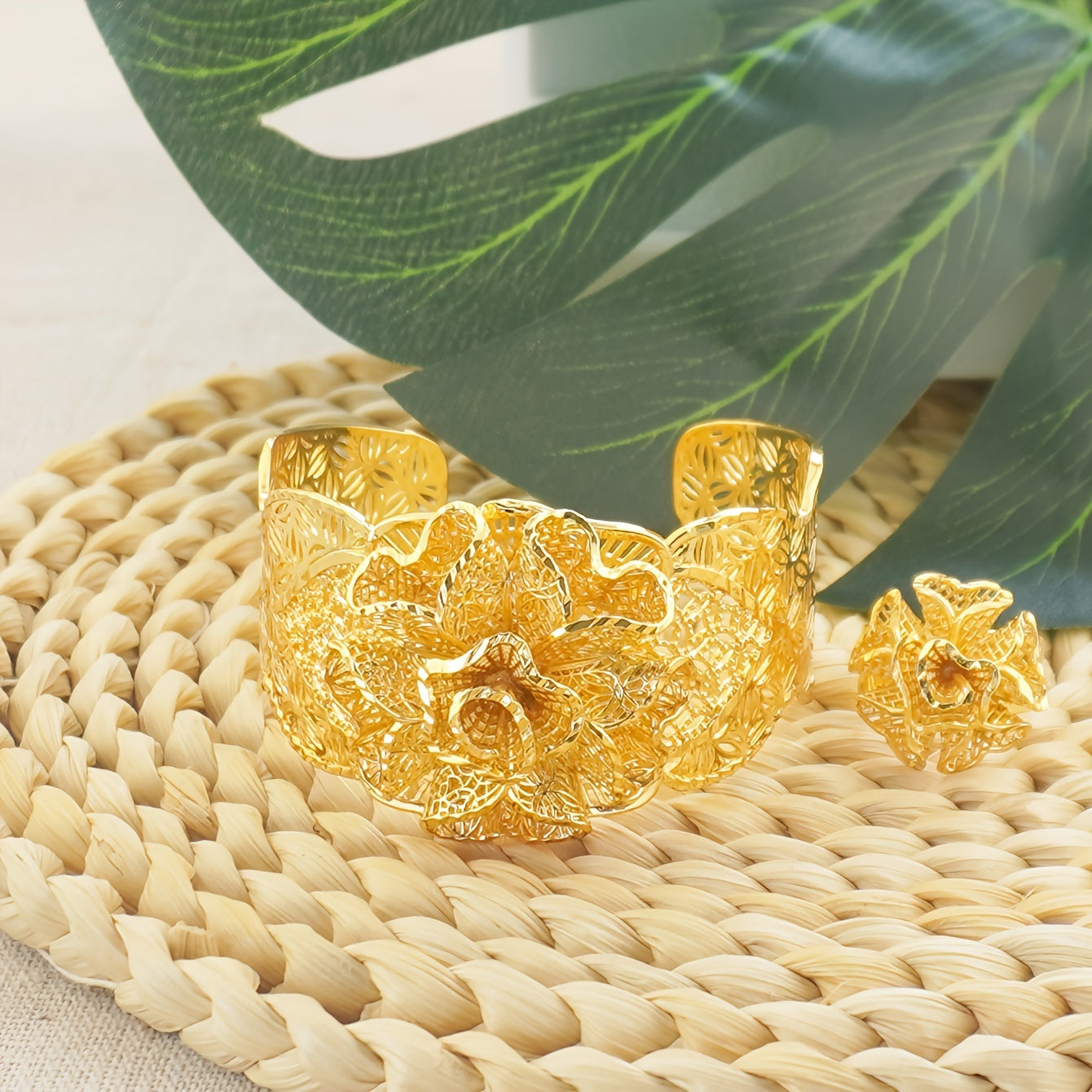 Boho-Chic Jewelry Set with Floral Pattern for Weddings and Events