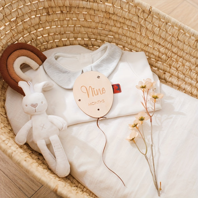 Set of Wooden Milestone Cards Light Brown Balloon Design for Baby First Year