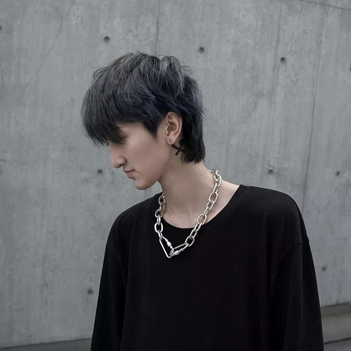 Широкие брюки с карабином для скалолазания, которые стильные и универсальные, с однослойной конструкцией.