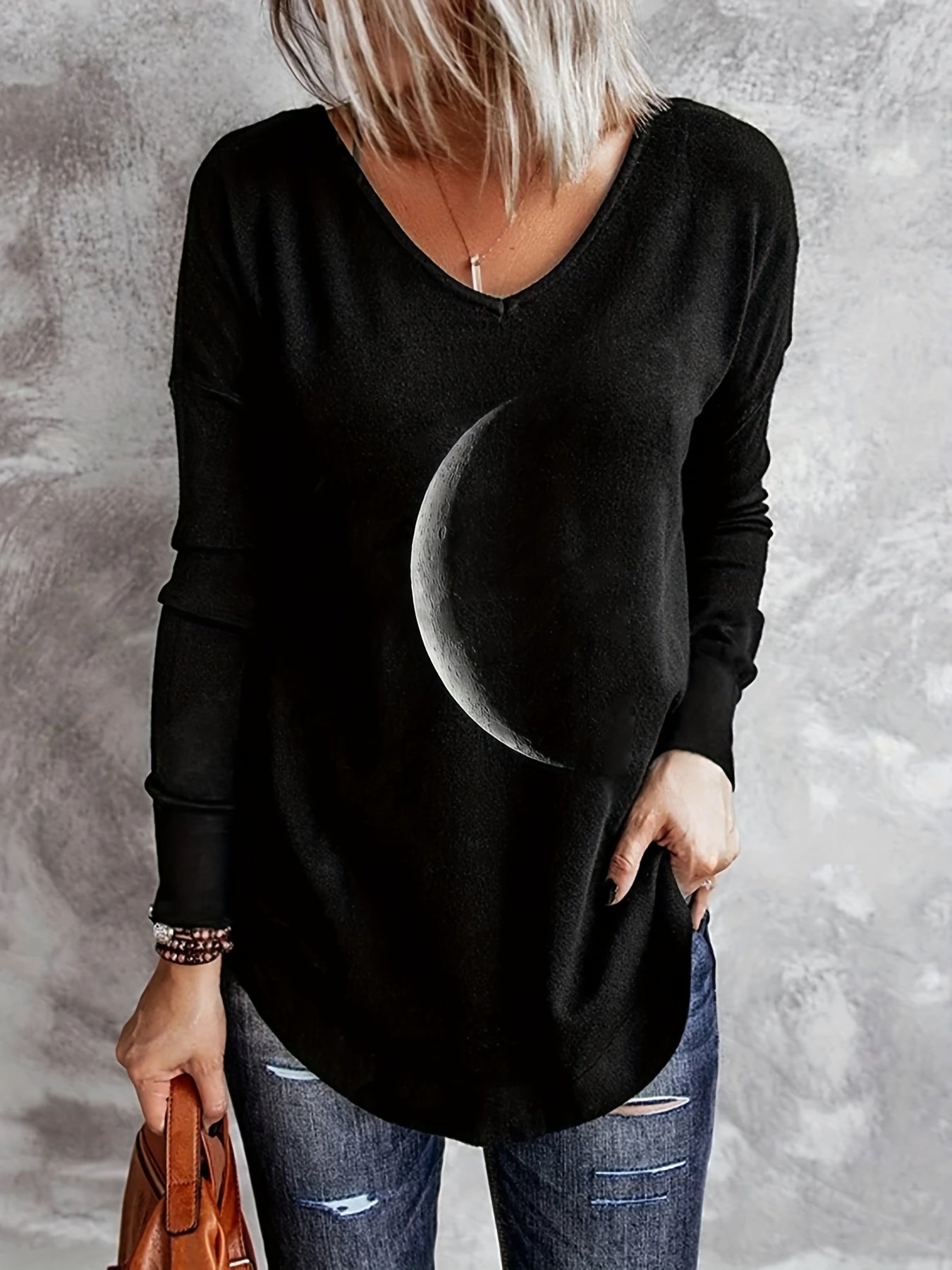 Plus Size Women's Cotton Moon Print V-Neck Long Sleeve T-Shirt