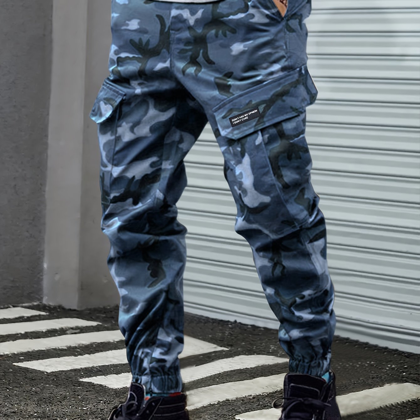 Men's Camo Cargo Pants with Comfort Fit Pockets and Street-Style Drawstring
