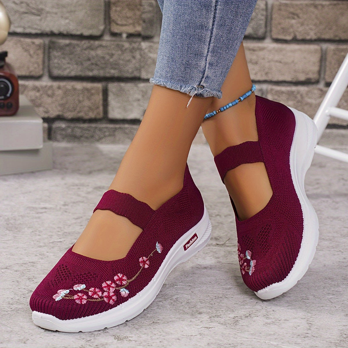 Women's Embroidered Casual Sports Shoes Breathable Lightweight Walking Sneakers
