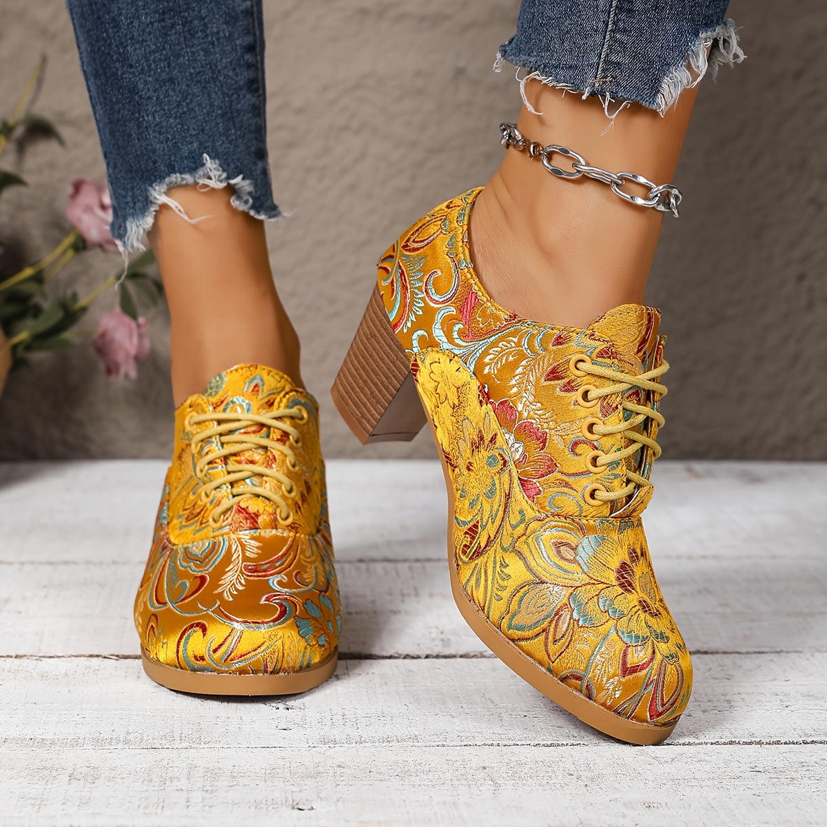 Ayollar uchun Bohemiy gul naqshli baland poshnali qattiq platformali poyabzal Qizil qora pushti sariq