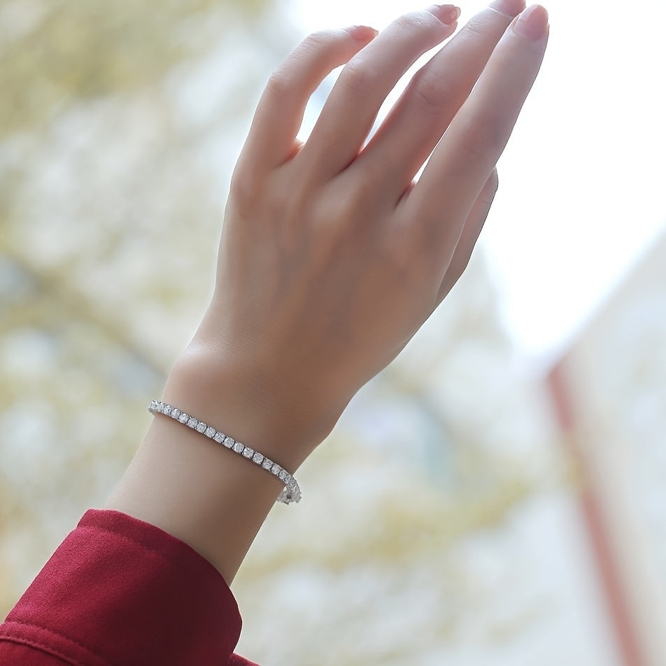 Zarif Moissanite Bilaguzuk, 4.7ct-17ct tosh bilan S925 Kumush Ramkada, To'ylar, Nikohlar, Yubileylarga va Sovg'alarga Ideal | 18K platina qoplamasi va haqiqiylik sertifikati bilan birga keladi