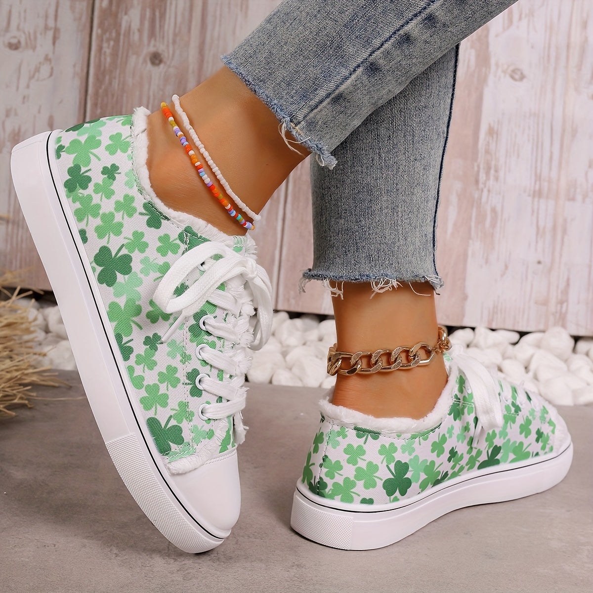 Women's Casual Floral Print Low-Top Sneakers Fabric Upper TPR Sole All-Season