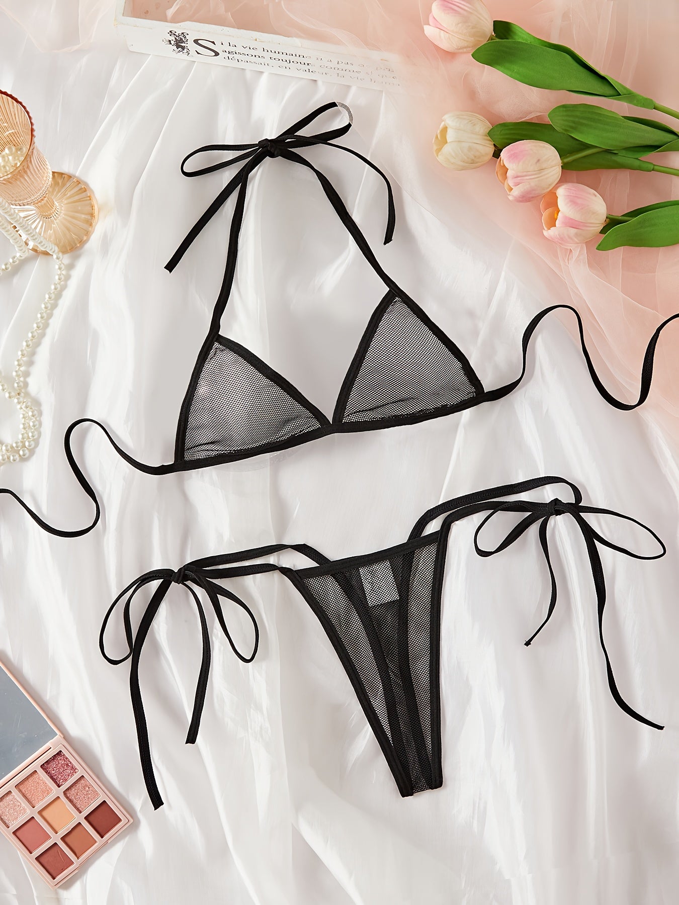 Shaffof Tarmoq Ichki Kiymlari To'plami: Halter Brasi va Thong, Jozibador Ayollar Ichki Kiymlari