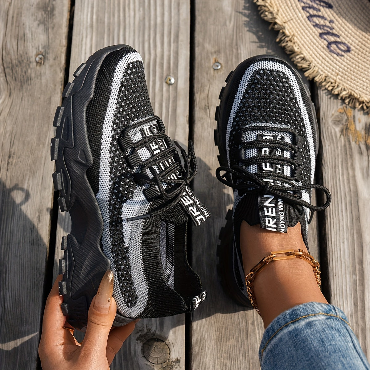 Women’s Athletic Sneakers Breathable Mesh Low-Top Casual Shoes