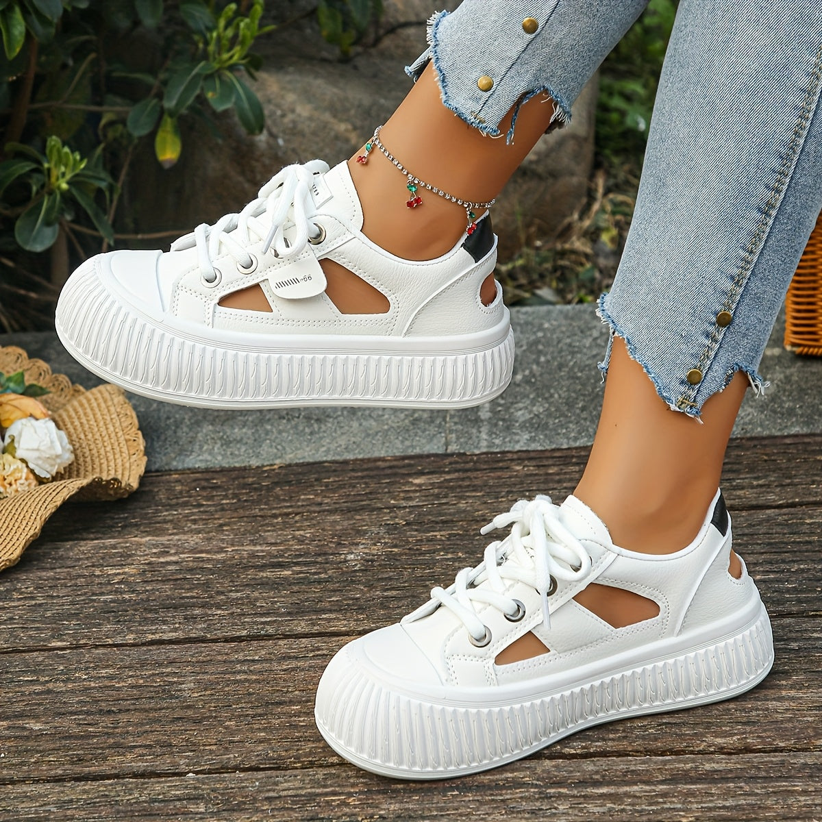 Women Casual Lace-Up Sneakers Thick Sole White Round Toe Summer Fashion