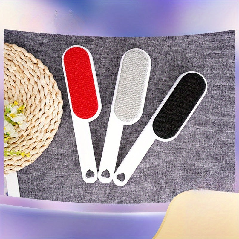 Ikkita tomonlama flis palto cho'tkasi, chang va statikani olib tashlash bilan, changdan himoyalovchi qopqoqni o'z ichiga oladi. Yotoq va kiyimlar uchun ideal.