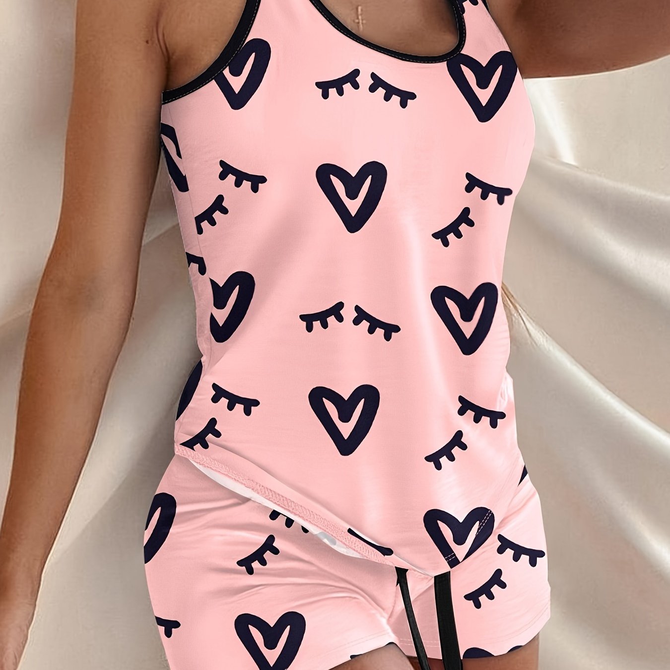 Conjunto de pijama con estampado de corazones y letras para mujer con camiseta sin mangas de cuello redondo y pantalones cortos con cordón