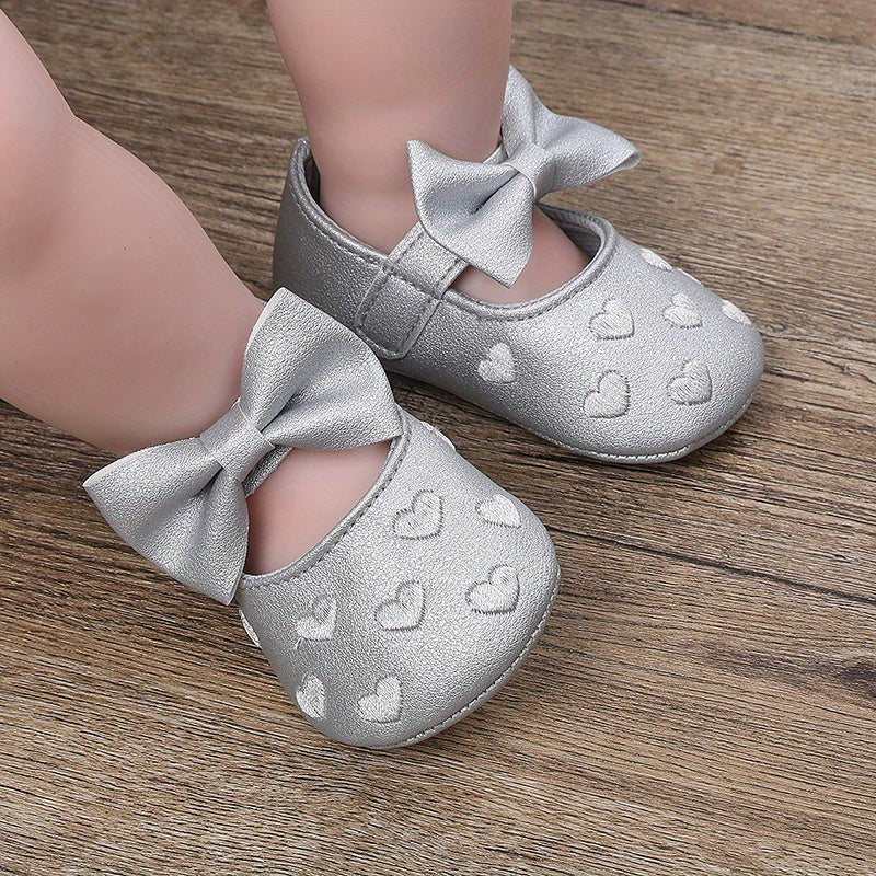 Baby Girl Sandals for Spring and Autumn Breathable PU Flat Shoes with Heart Embroidery