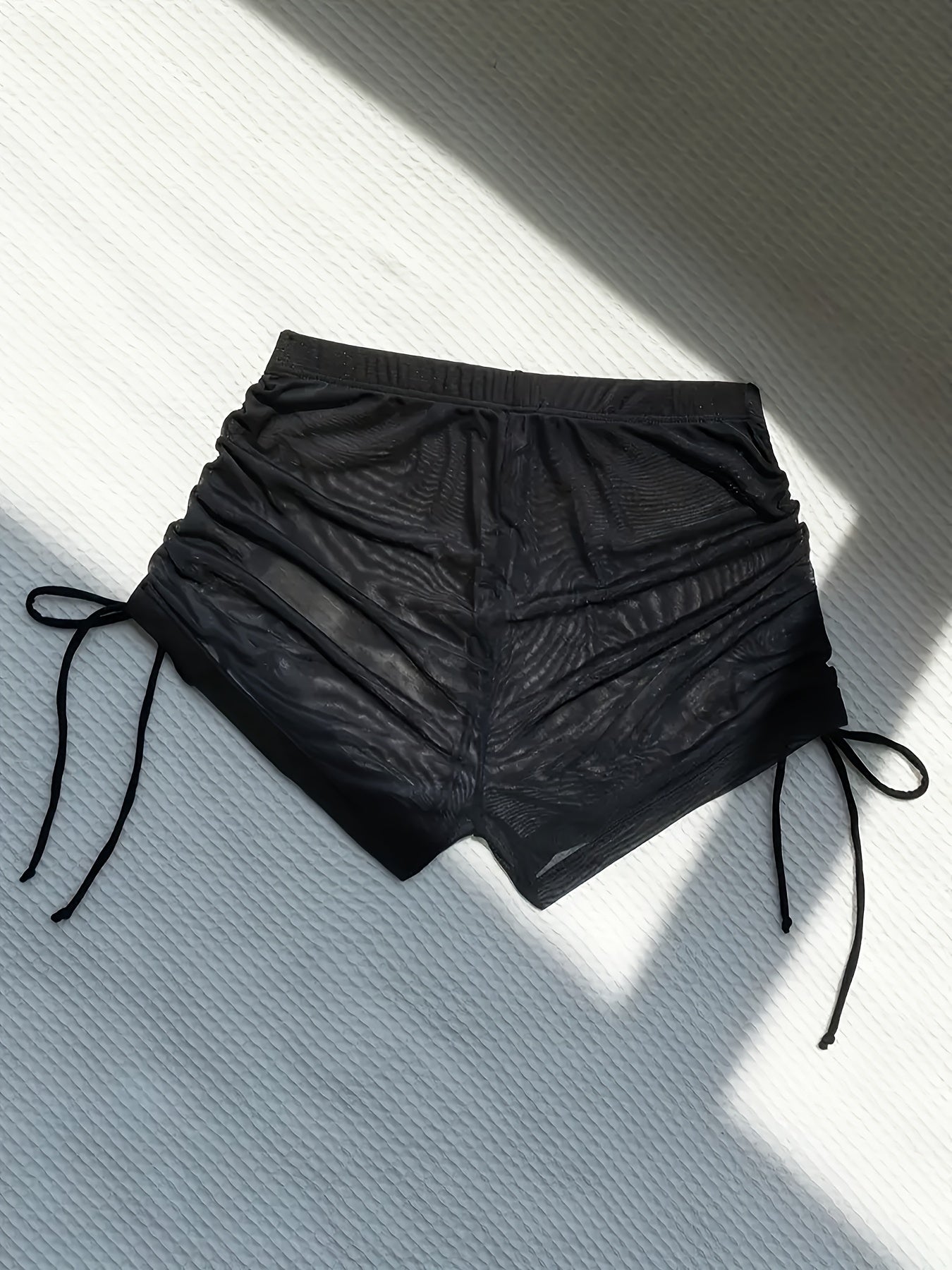 Ayollar uchun yuqori cho'ziluvchan suzish shortlari, tortish ipi bilan, yarim shaffof bir rangda, mashinada yuvish mumkin.